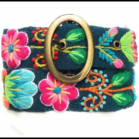 Sundance Accessories - Hand Embroidered Peruvian Floral Belt. Small.